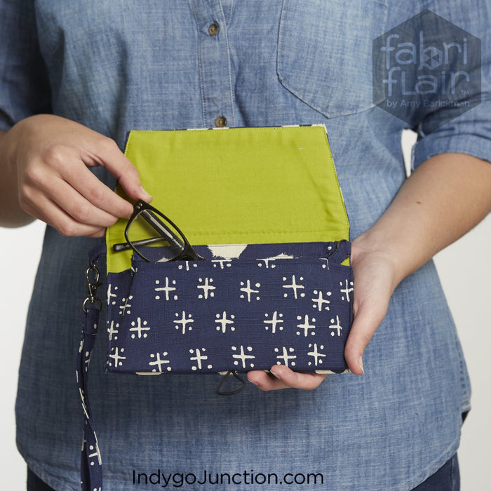 Pocketbook Wristlet Fabriflair Pattern, Shippable